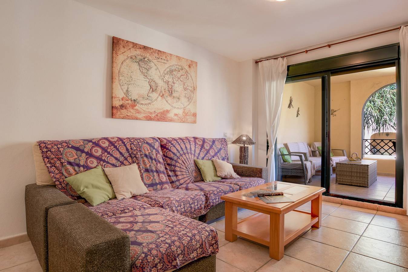 Ganze Wohnung, Ferienwohnung "Jardines de Zahara" mit Pool, Balkon, Berg- und Meerblick in Atlanterra, Tarifa