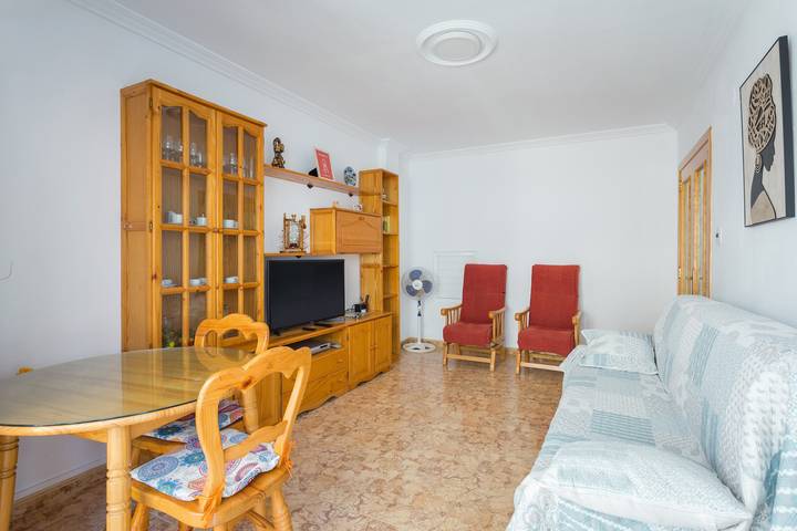 Apartamento entero, Apartamento 'Bonanza' con terraza privada y Wi-Fi in Platja Nord de Gandia (Gandia), Playa de Gandía