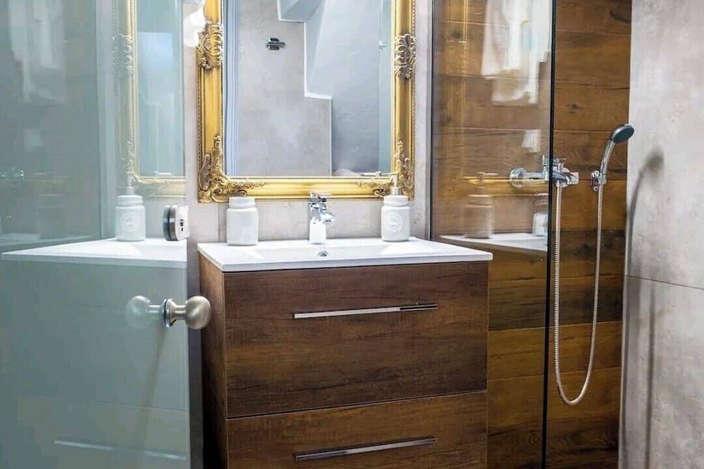 Entire apartment, Menemar Traditional Suite, By Idealstay Experience in Almyros Beach (Agios Nikolaos), North Crete