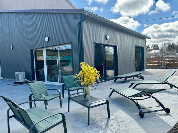Gîte pour 8 personnes, avec Terrasse ainsi que Jardin et Sauna