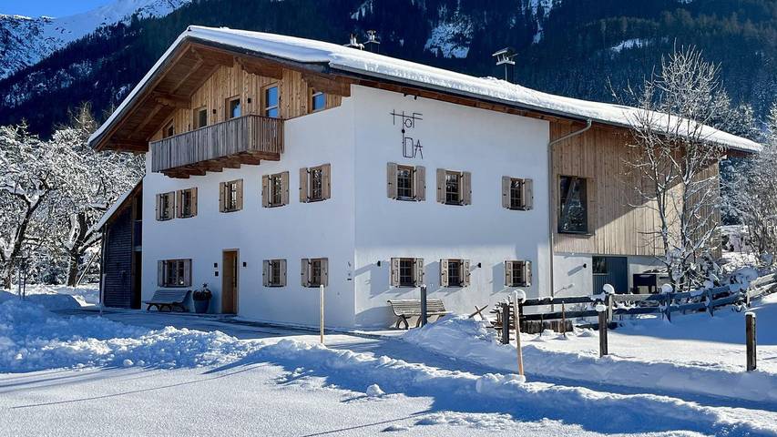 Vakantiewoning voor 5 personen, with tuin and terras as well as uitzicht, kindvriendelijk in Bach