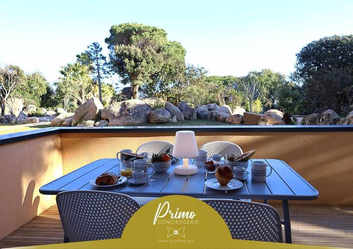 Appartement de vacances pour 5 personnes, avec piscine ainsi que vue et jardin