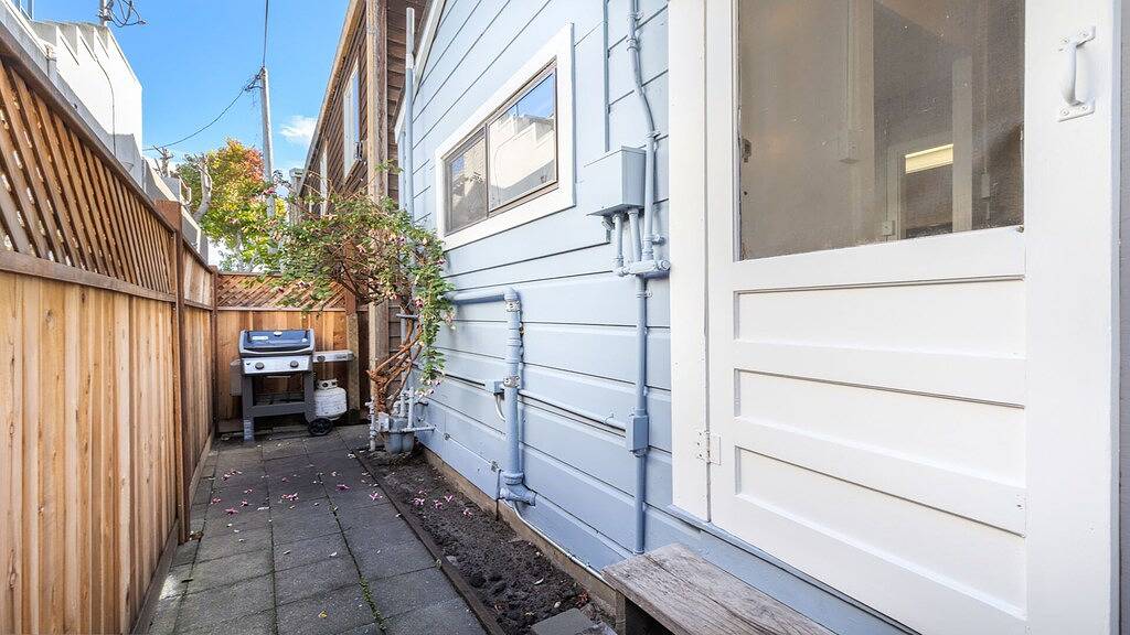 Begonia Beach Cottage- Dog Friendly in Capitola, Santa Cruz County