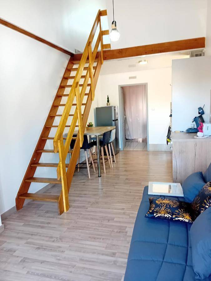 Gîte pour 3 personnes, avec jardin et piscine à Nissan-lez-Enserune - 4