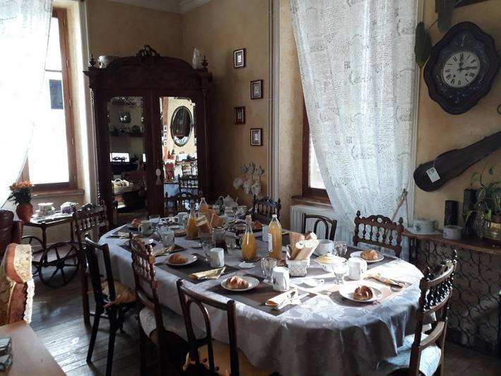 Location de vacances pour 5 personnes, avec jardin et vue à Usson-en-Forez - 2