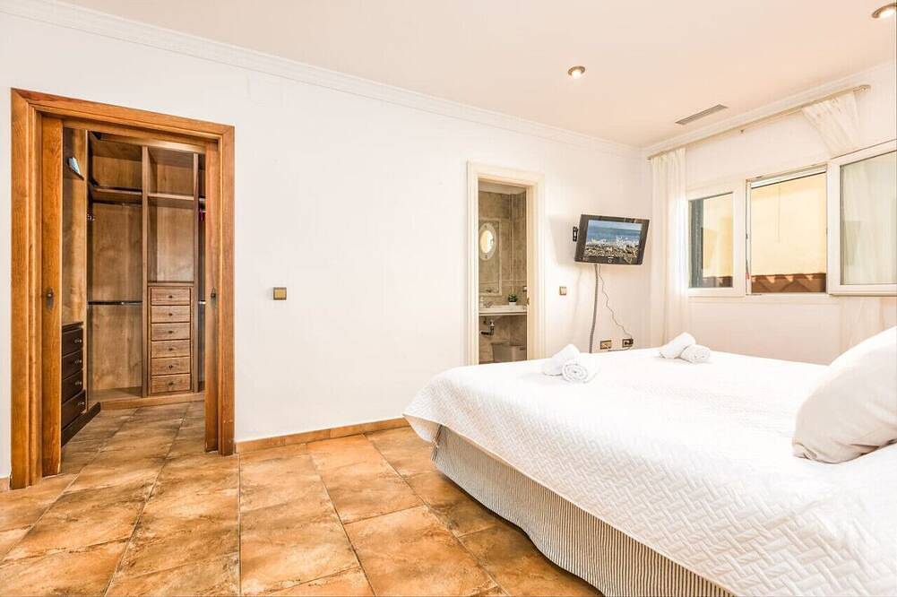 Fancy House Near Cádiz Pool Free Parking & Bbq in Pueblo Nuevo, San Roque