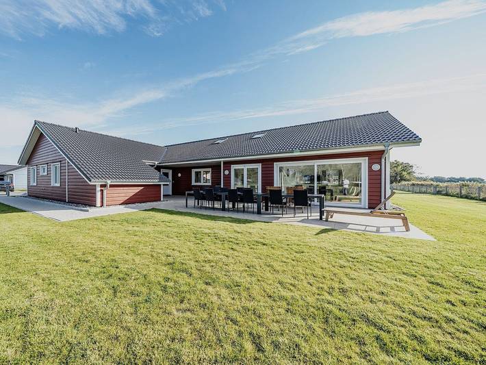 Ferienhaus für 13 Personen, mit Garten und Terrasse sowie Sauna, kinderfreundlich - 1