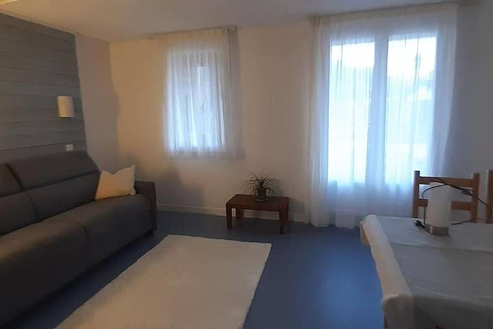 Appartement de vacances pour 4 personnes, avec piscine ainsi que jardin et vue