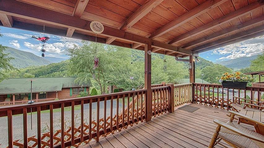 Log cabin for 6 people, with terrace in Maggie Valley
