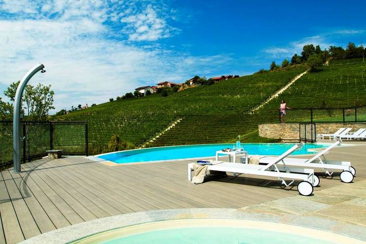 Appartamento per 4 persone, con sauna e giardino nonché piscina e panorama, con animali domestici in Monforte d'Alba