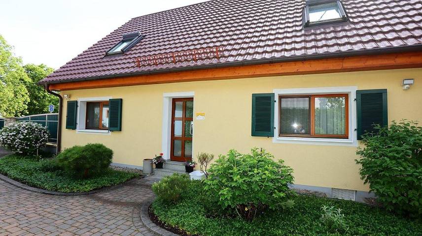 Ferienhaus für 9 Personen, mit Garten und Ausblick, kinderfreundlich in Kaiserstuhl