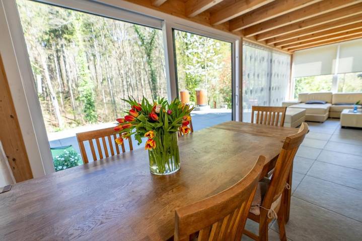 Ferienwohnung für 9 Personen, mit Terrasse und Garten sowie Ausblick in Wachtberg