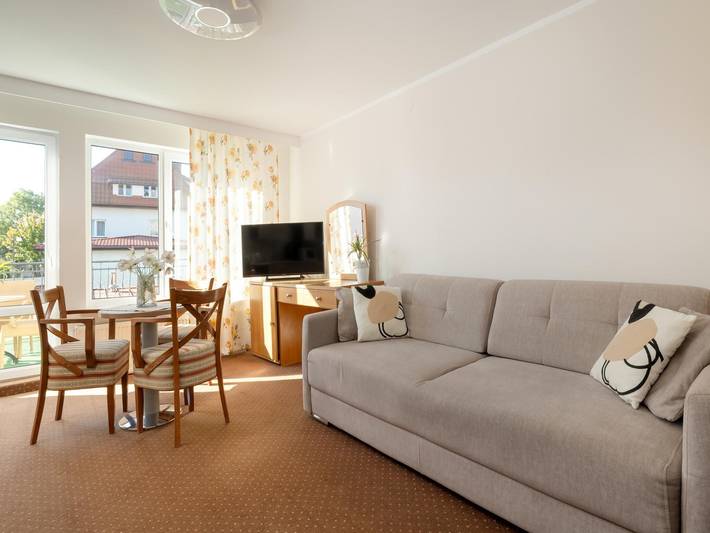 Ferienwohnung für 3 Personen, mit Terrasse und Garten in Rewal