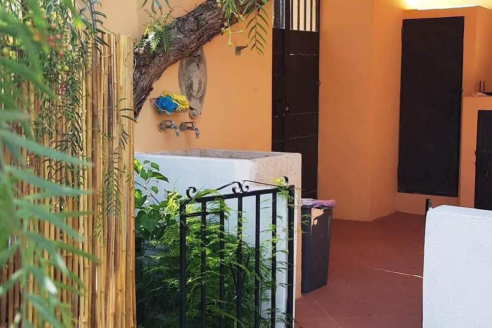 Ganze Wohnung, Blue Studio in Salina Äolischen Inseln bis 900 Meter vom Meer entfernt in Leni, Salina