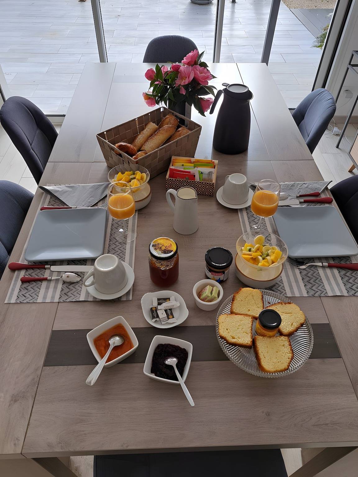 Chambre d’hôtes « Les Reflets du Golfe » avec jardin partagé et Wi-Fi in Arradon, Côte des Mégalithes