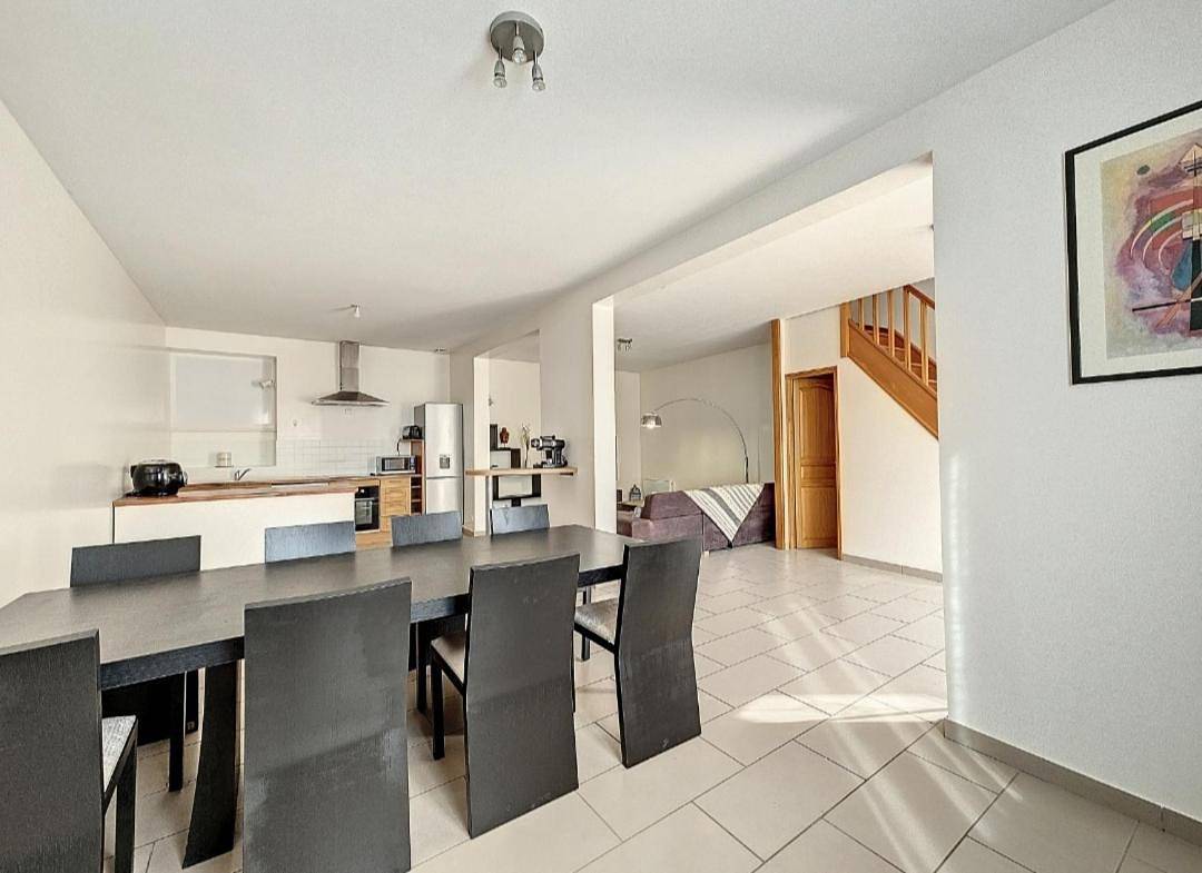 Appartement entier, Three-Bedroom Apartment in Saint-Leu-d'Esserent, Oise