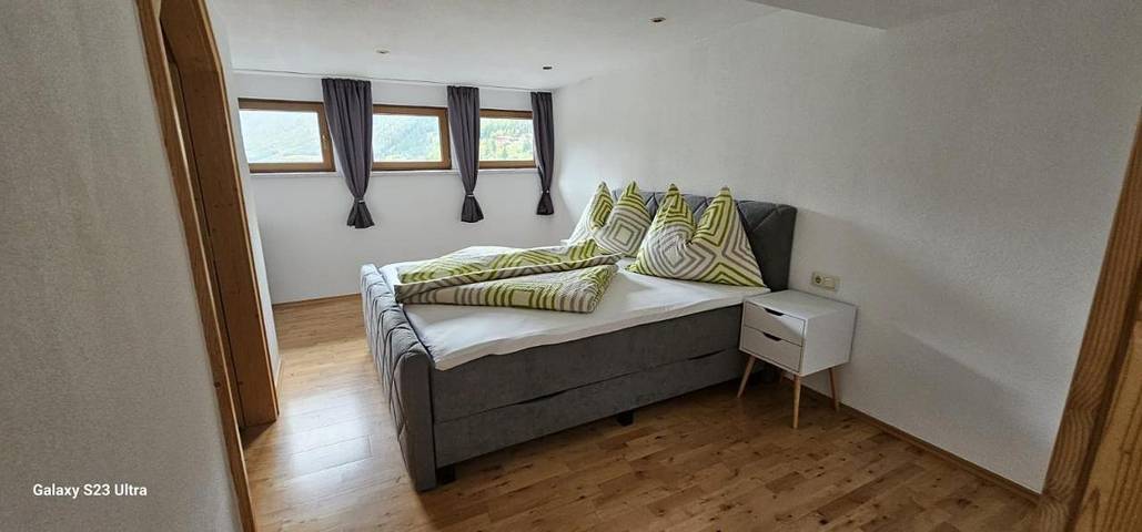 Ferienwohnung für 6 Personen, mit Balkon und Ausblick in Flirsch