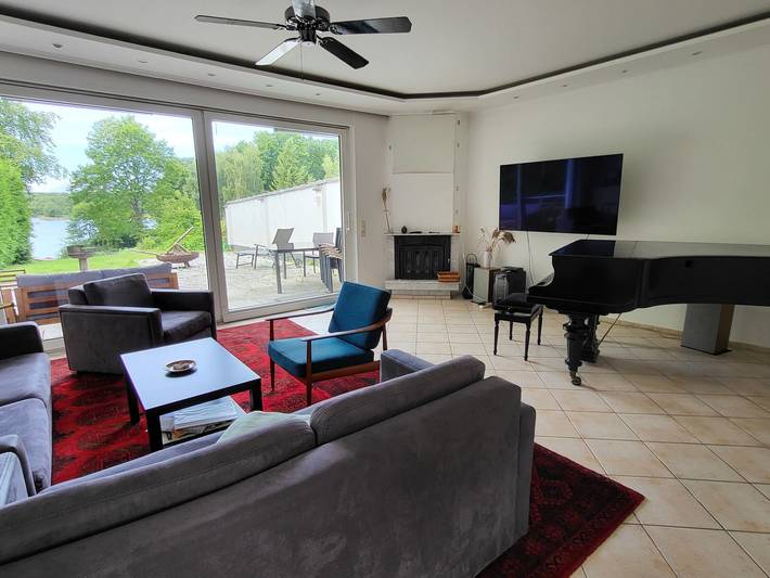 Ferienwohnung für 5 Personen, mit Garten und Seeblick sowie Terrasse, mit Haustier in Neuglobsow