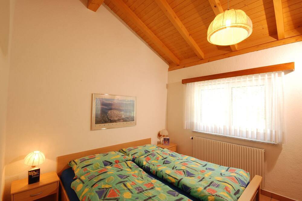 Casa Esmeralda Serenita – 3-Zimmer-Wohnung, ca. 65 m², mit Gartensitzplatz in Gambarogno, Lago Maggiore (Schweiz)