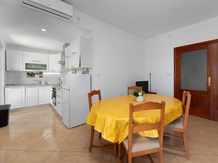 Ferienwohnung für 4 Personen, mit Garten und Terrasse in Trogir - 4