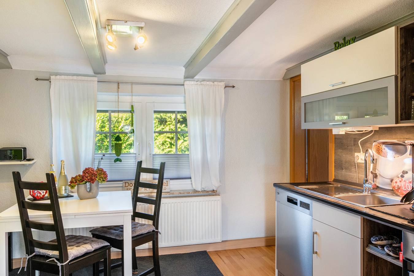 Ferienhaus 'Deichperle Tini' mit gemeinsamer Terrasse und Wlan in Dornumersiel, Dornum