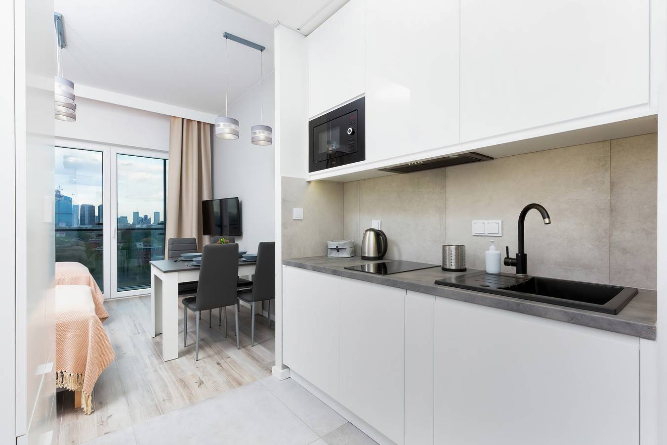 Apartamento vacacional entero, Modern Studio with Balcony | Parking | City View in Varsovia, Mazovia (región)
