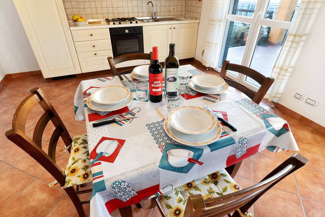 Ganze Wohnung, Apartment „Ginepro“ mit Bergblick, Wlan und Klimaanlage in Ceriale, Riviera di Ponente