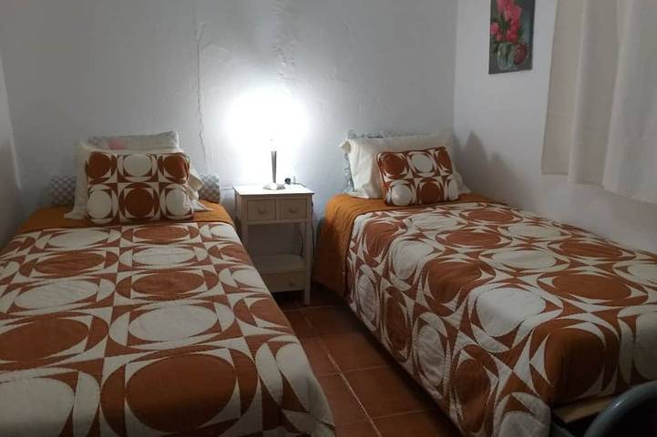 Location de vacances pour 4 personnes, avec terrasse et jardin dans Santa Catarina da Fonte do Bispo - 3