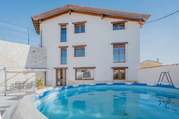 Casa rural para 16 personas, con jardín en Provincia de Burgos