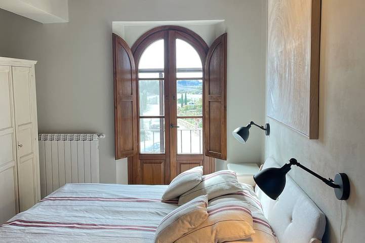 Appartamento intero, Fantastico appartamento con terrazza e piscina affacciata Volterra in Volterra, Pisa e dintorni