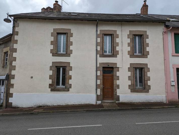 Location de vacances pour 10 personnes, avec Terrasse à Saint-Dizier-Leyrenne
