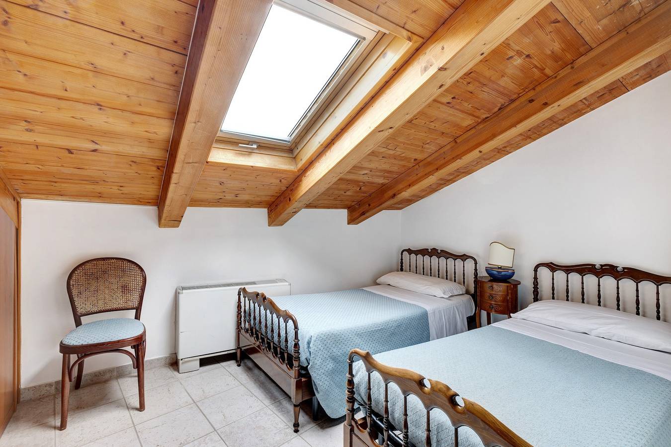 Appartamento intero, Appartamento di vacanza "Maison Noris" con vista sulle montagne, balcone e Wi-Fi in Finale Ligure, Comune di Finale Ligure