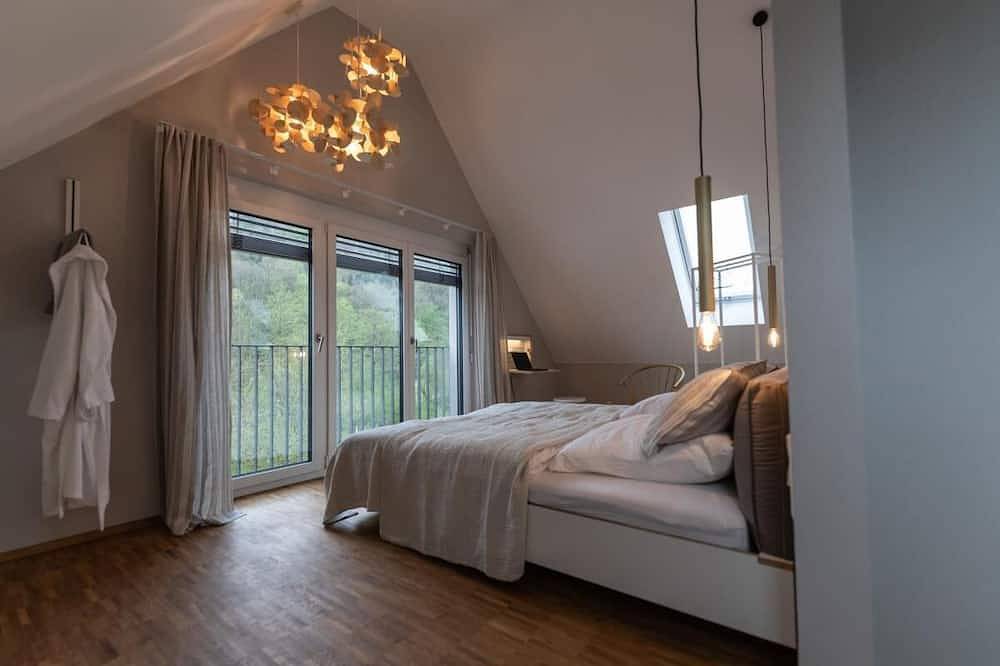 Luxus- Ferienhaus am Fluß, Liegewiese, Sauna, Kamin,  barrierefreies Erdgeschoss in Mulfingen, Hohenlohe