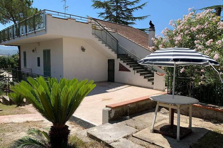 Chalet para 6 personas, con terraza y jardín - 1