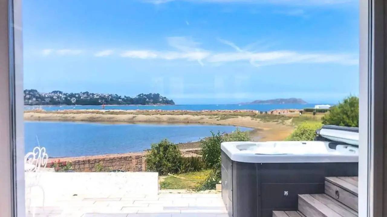 Maison de vacances pour 7 personnes avec terrasse in Louannec, Côte de Granit Rose
