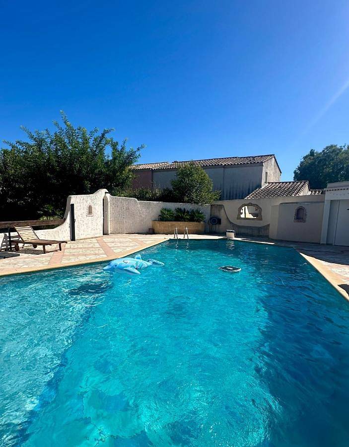 Villa pour 7 personnes, avec piscine et jardin