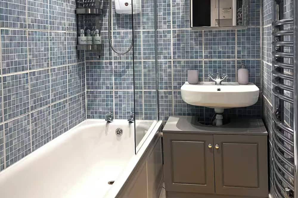 Entire apartment, Sunny Top Floor Hideaway in Eastbourne, East Sussex