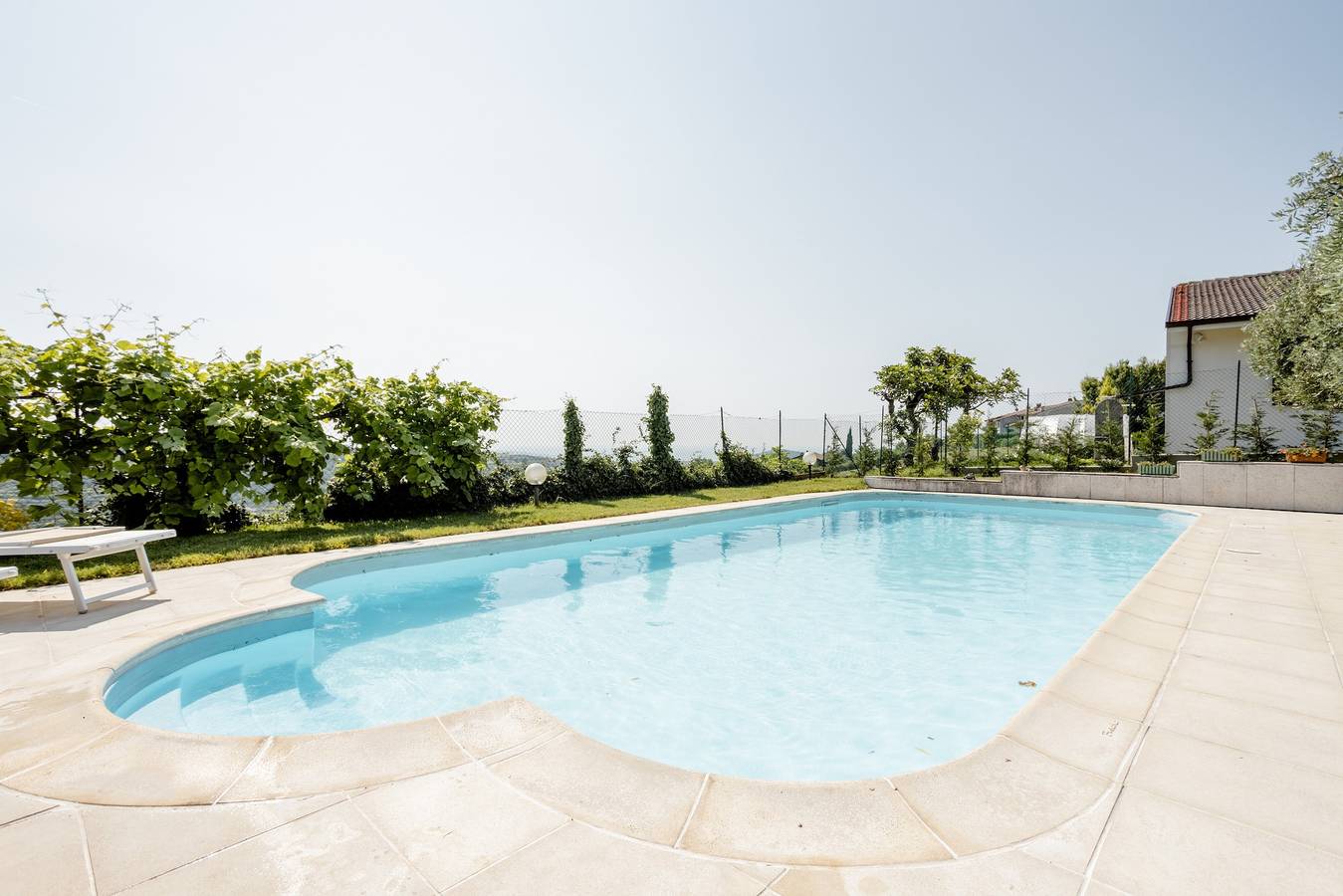 Ganze Wohnung, Apartment 'Suite Al Pian' mit privatem Pool, privatem Garten und Wlan in Mezzane di Sotto, Verona Provinz