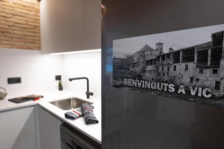 Gîte pour 4 personnes, avec terrasse et vue à Vic - 3
