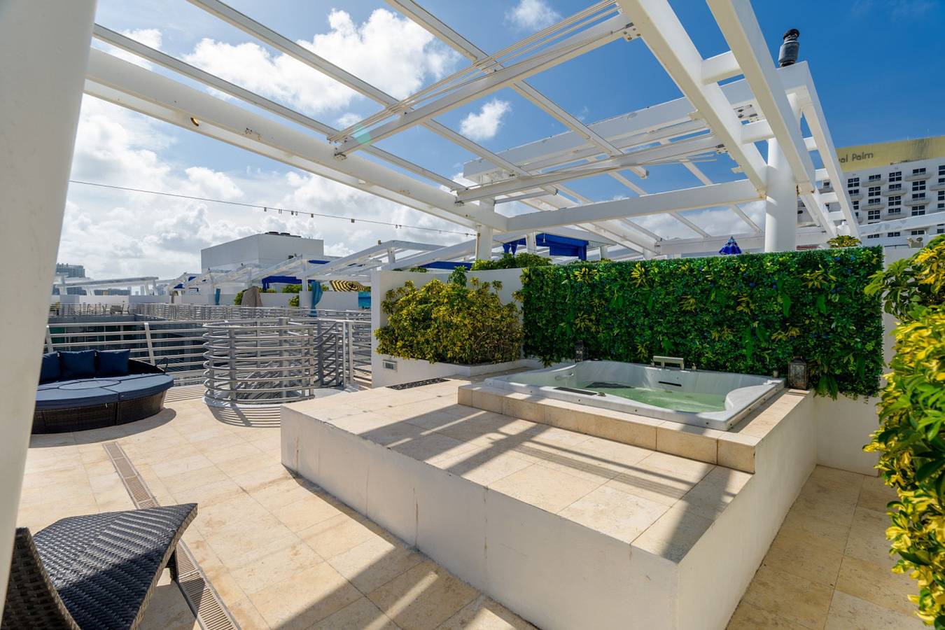 Apartamento entero, Stunning Rooftop Jacuzzi Escape in South Beach, Miami Beach