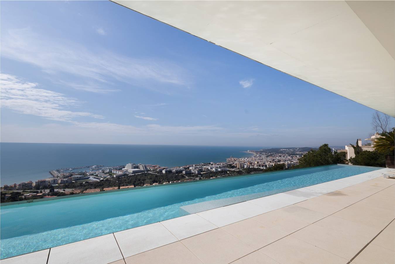 Villa 'Nirvana - Attico' con vista mare, Wi-Fi e aria condizionata in Sitges, Garraf