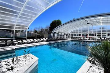 Camping pour 4 personnes, avec piscine ainsi que sauna et terrasse, animaux acceptés à Argelès-sur-Mer