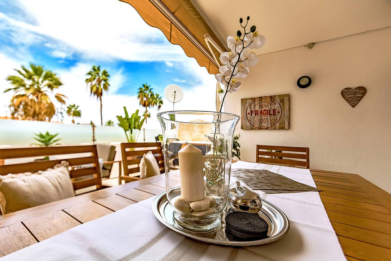 Apartamento entero, Precioso apartamento"Summer Dream- Island Village" con terraza, piscina compartida y Wi-Fi; se puede aparcar en la calle, se admiten mascotas in San Eugenio Alto, Adeje