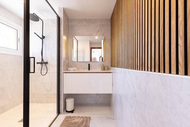 Chalet para 8 personas, con piscina además de jardín y vistas, Se admiten mascotas en Bajo Penedés - 3