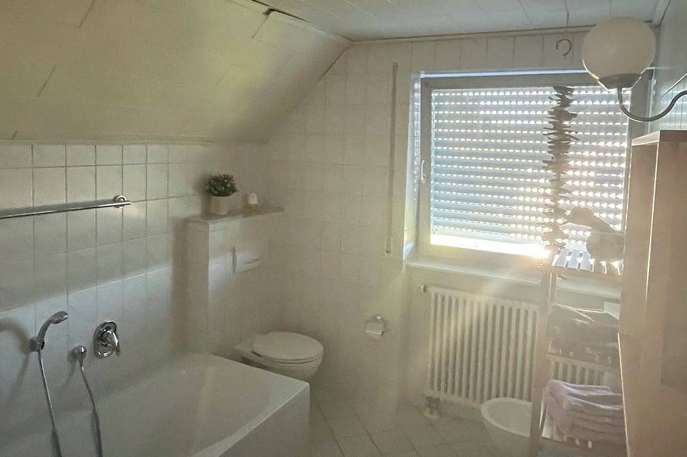 Ganze Wohnung, Gemütliche Ferienwohnung mit Blick ins Grüne in Felsberg, Schwalm-Eder-Kreis