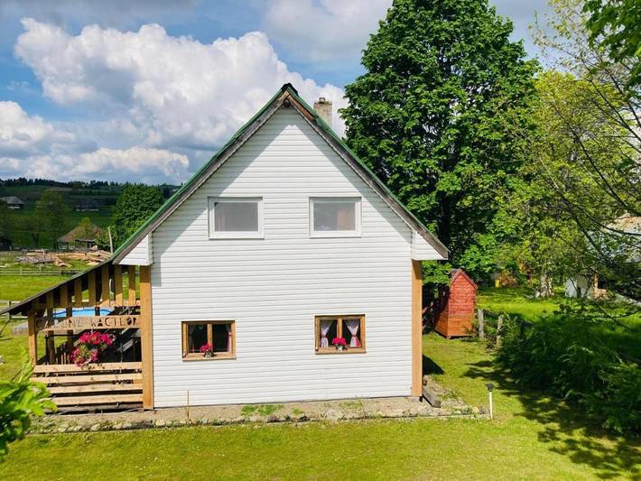 Gîte pour 10 personnes, avec Terrasse et Jardin ainsi que Piscine et Vue dans Mărișel