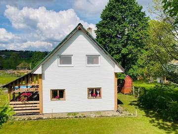 Maison de campagne pour 10 personnes, avec piscine ainsi que jardin et vue dans Mărișel