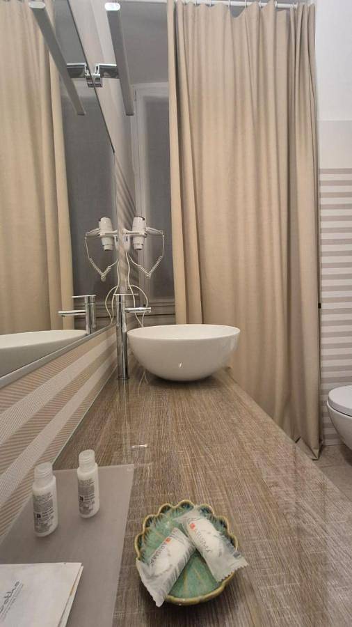 Hôtel pour 2 personnes, avec jardin et sauna ainsi que jacuzzi et piscine, adapté aux familles à Acquaviva delle Fonti - 3