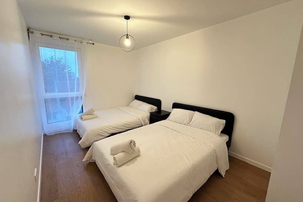 Appartement entier, Cosy 2 pièces avec Parking près Gare Hôtel de Ville Courneuve in La Courneuve, Seine-Saint-Denis
