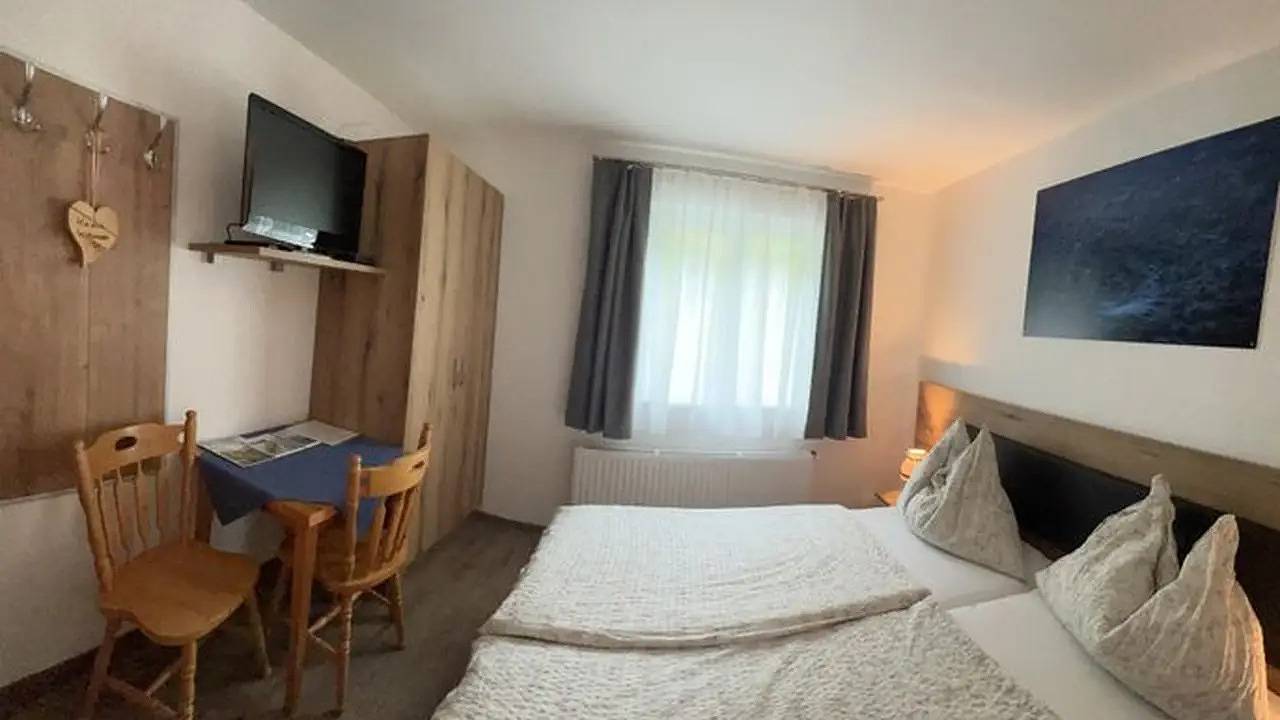 Doppelzimmer für 2 Personen (18 m²) in Annenheim in Treffen am Ossiacher See, Gerlitzen